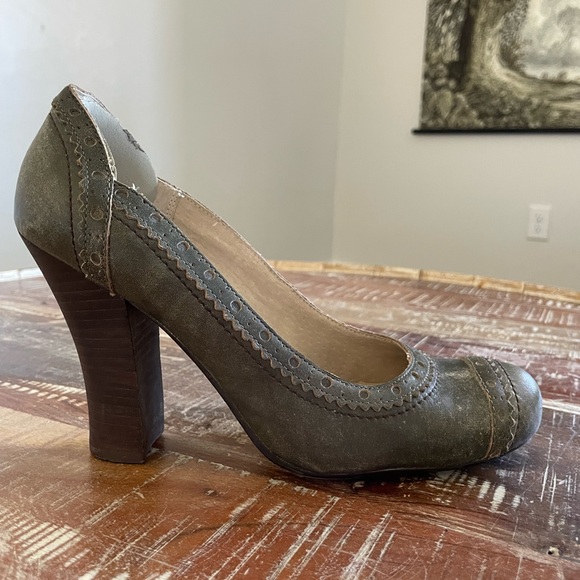 DARK GREEN VINTAGE LEATHER SEYCHELLES HEELS SIZE 8 - Picture 1 of 7